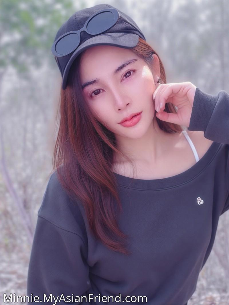 Minnie's personal blog photo 1 added Sunday the 23rd of November 2025